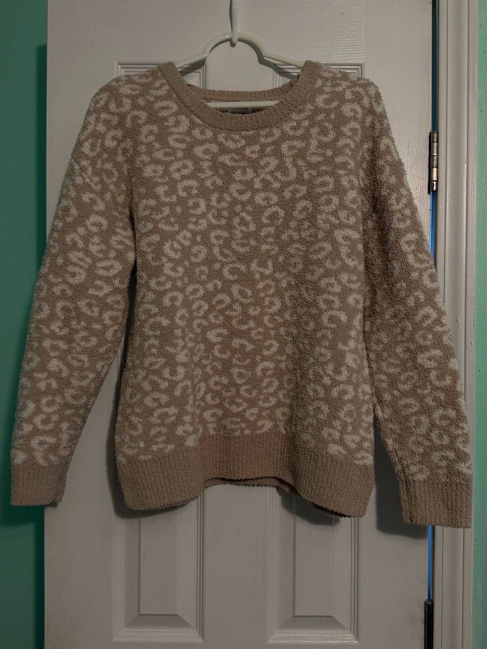 cupcakes & cashmere Taupe and Cream Leopard-Print Cozy Sweater